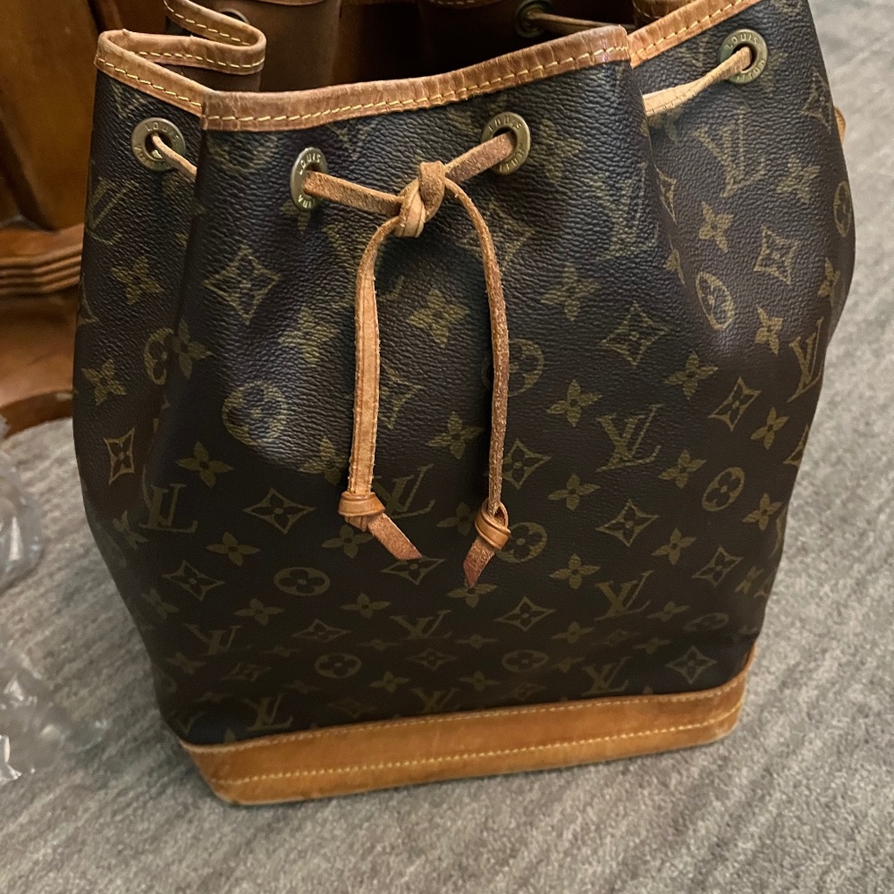 Louis Vuitton Vintage Noe Monogram Bucket Bag